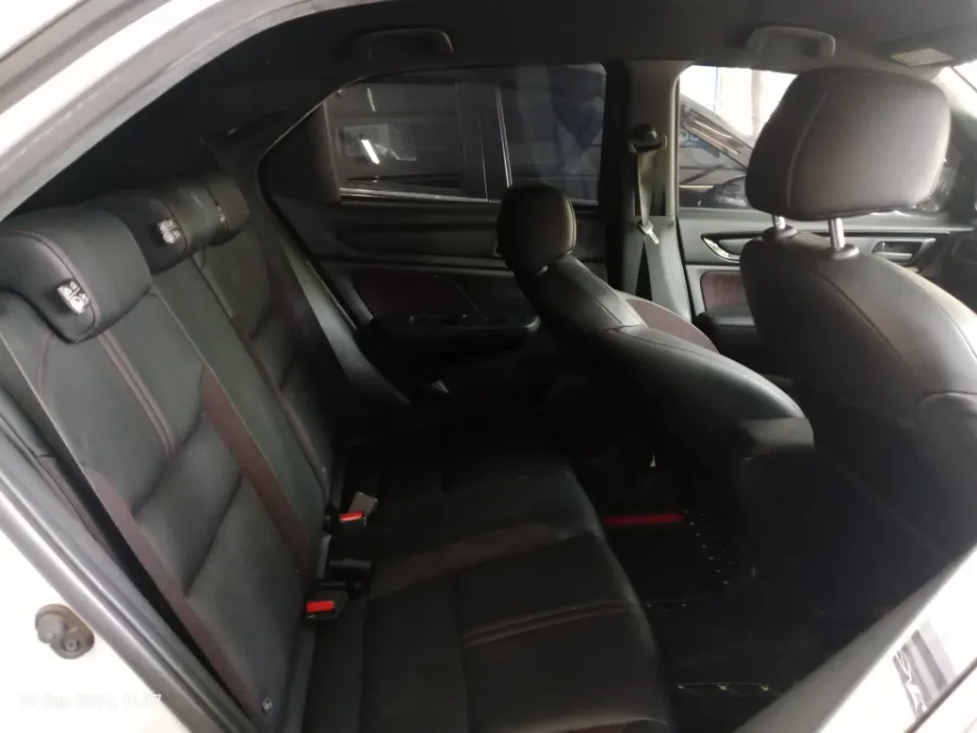 Foto Mobil Bekas Kabin Belakang Honda WR-V 1.5 RS tahun 2023