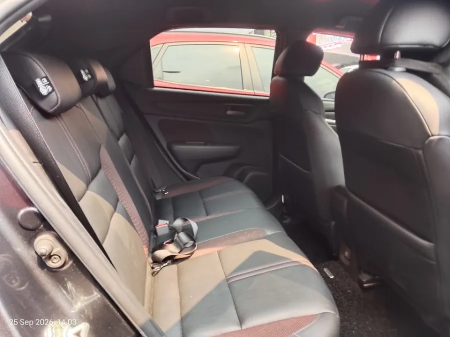 Foto Mobil Bekas Kabin Belakang Honda WR-V 1.5 RS tahun 2023