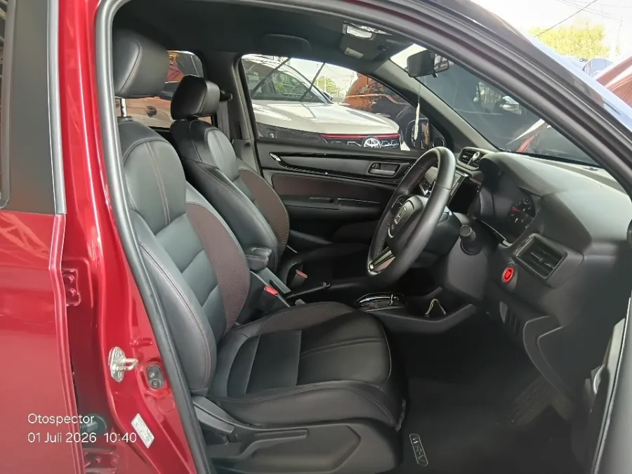 Foto Mobil Bekas Kabin Depan Honda WR-V 1.5 RS tahun 2023