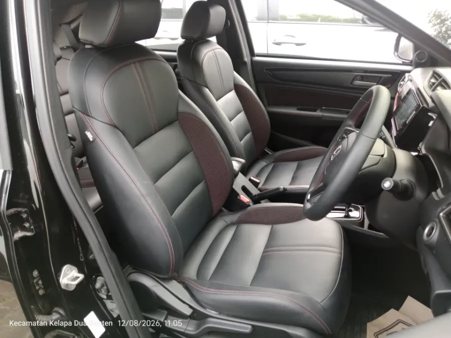 Foto Mobil Bekas Kabin Depan Honda WR-V 1.5 RS tahun 2023