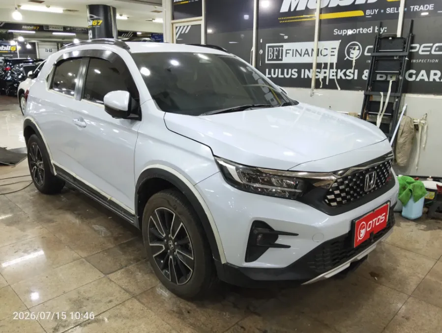 Foto Mobil Bekas Kanan Depan Honda WR-V 1.5 RS tahun 2023