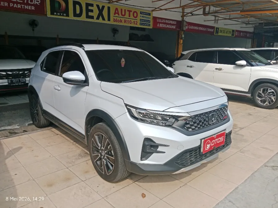 Foto Mobil Bekas Kanan Depan Honda WR-V 1.5 RS tahun 2023