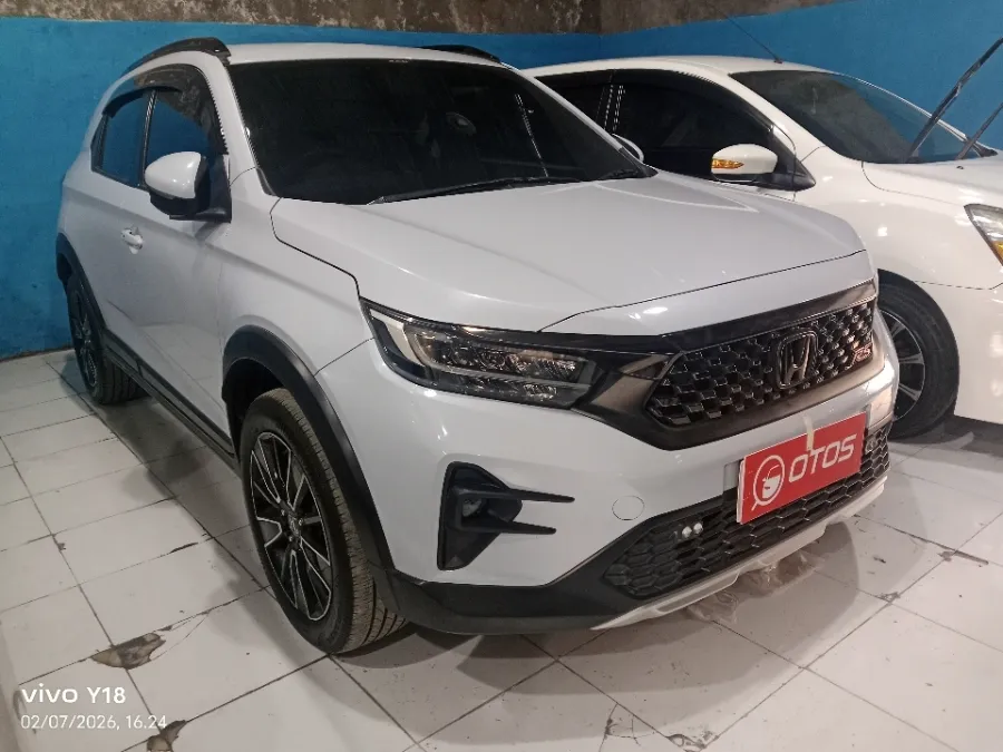 Foto Mobil Bekas Kanan Depan Honda WR-V 1.5 RS tahun 2023