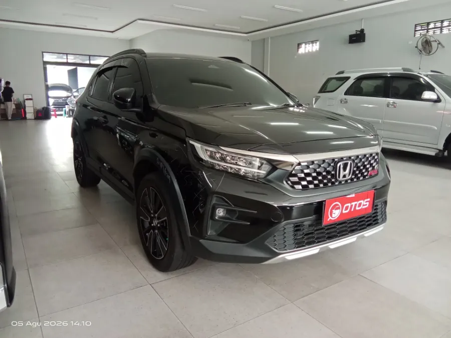 Foto Mobil Bekas Kanan Depan Honda WR-V 1.5 RS tahun 2023