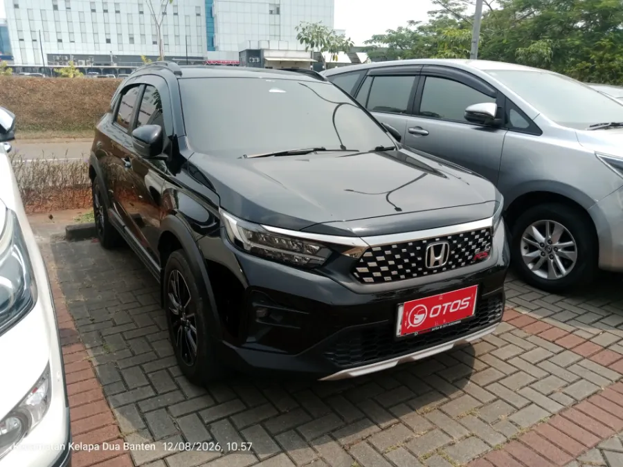 Foto Mobil Bekas Kanan Depan Honda WR-V 1.5 RS tahun 2023