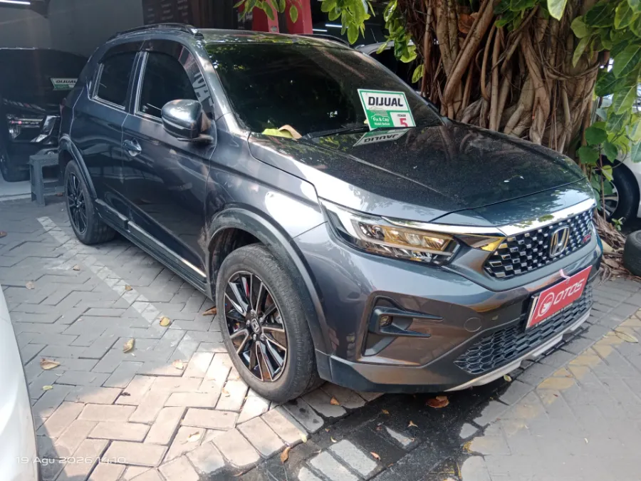 Foto Mobil Bekas Kanan Depan Honda WR-V 1.5 RS tahun 2023