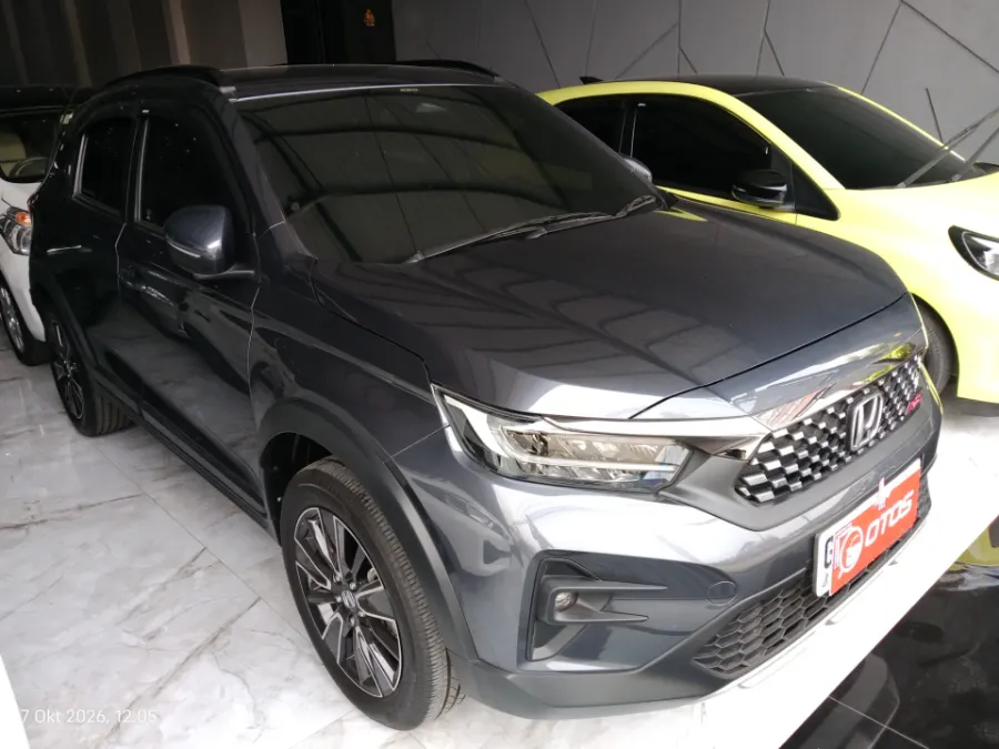 Foto Mobil Bekas Kanan Depan Honda WR-V 1.5 RS tahun 2023