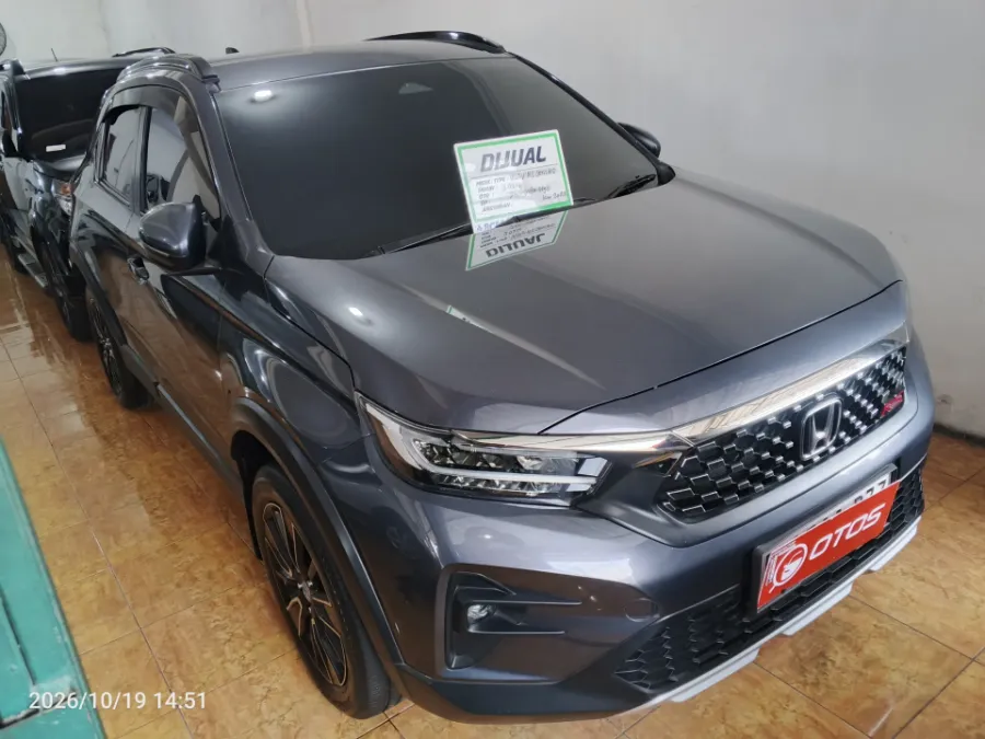 Foto Mobil Bekas Kanan Depan Honda WR-V 1.5 RS tahun 2023