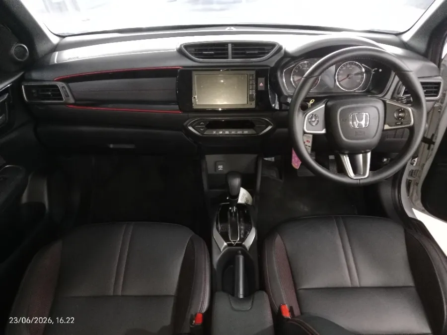 Foto Mobil Bekas Dashboard Honda WR-V 1.5 RS tahun 2024