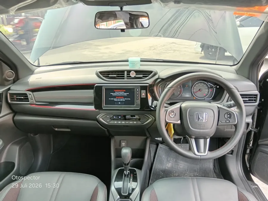 Foto Mobil Bekas Dashboard Honda WR-V 1.5 RS tahun 2024