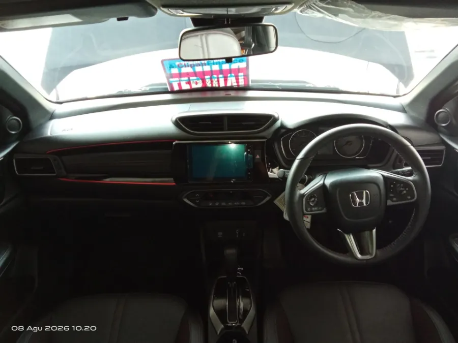 Foto Mobil Bekas Dashboard Honda WR-V 1.5 RS tahun 2024