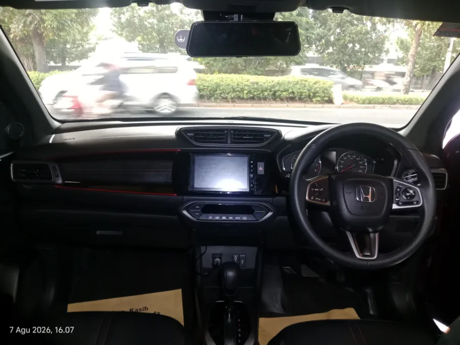 Foto Mobil Bekas Dashboard Honda WR-V 1.5 RS tahun 2024