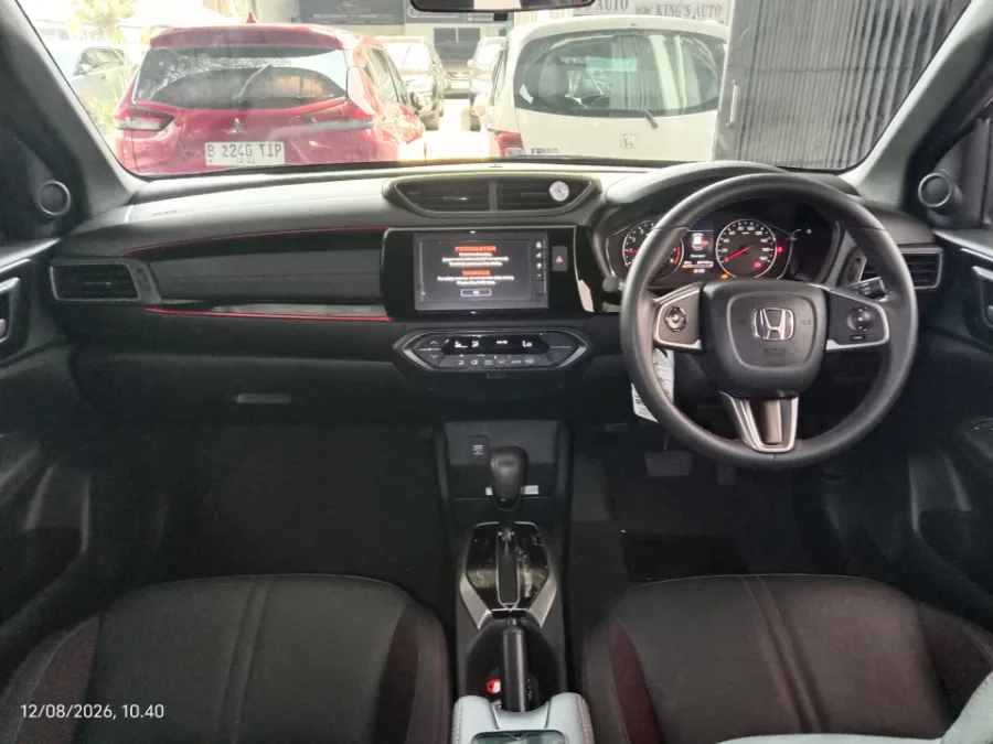 Foto Mobil Bekas Dashboard Honda WR-V 1.5 RS tahun 2024