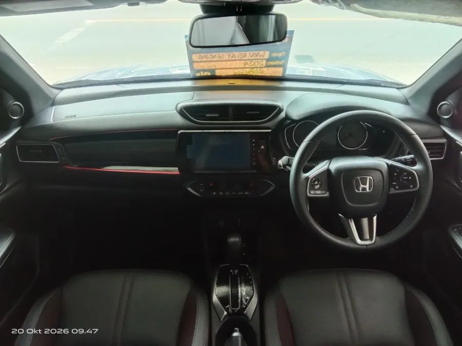 Foto Mobil Bekas Dashboard Honda WR-V 1.5 RS tahun 2024