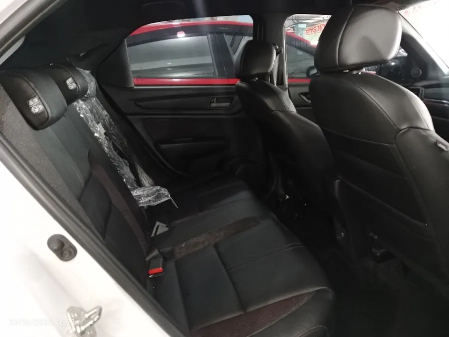 Foto Mobil Bekas Kabin Belakang Honda WR-V 1.5 RS tahun 2024