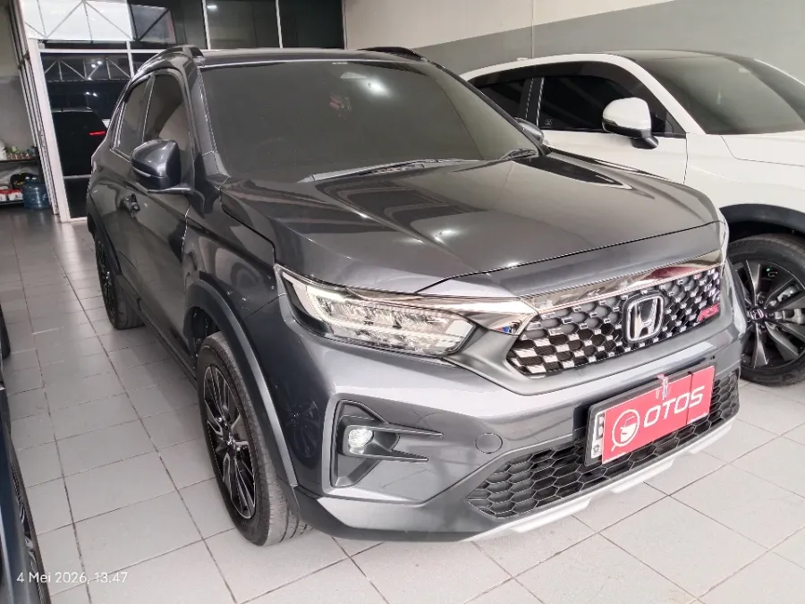 Foto Mobil Bekas Kanan Depan Honda WR-V 1.5 RS tahun 2024