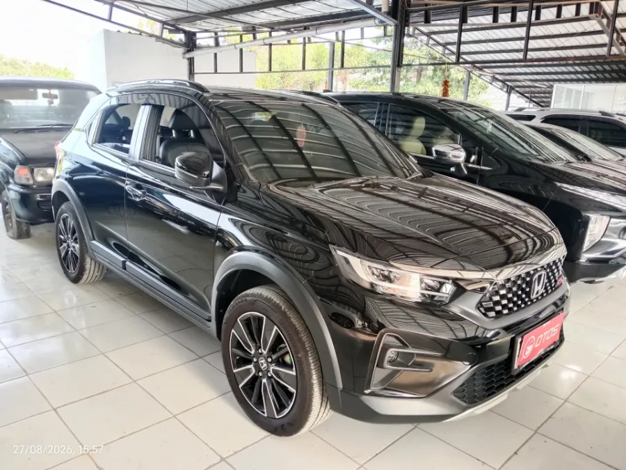 Foto Mobil Bekas Kanan Depan Honda WR-V 1.5 RS tahun 2024