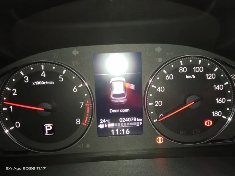 Foto Mobil Bekas Odometer Honda WR-V 1.5 RS tahun 2024