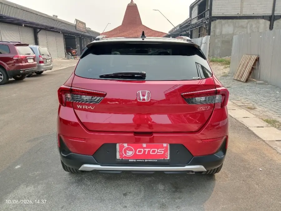 Foto Mobil Bekas Tampak Belakang Honda WR-V 1.5 RS tahun 2024