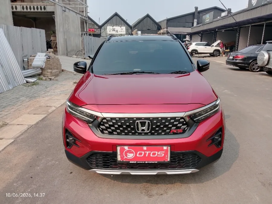 Foto Mobil Bekas Tampak Depan Honda WR-V 1.5 RS tahun 2024