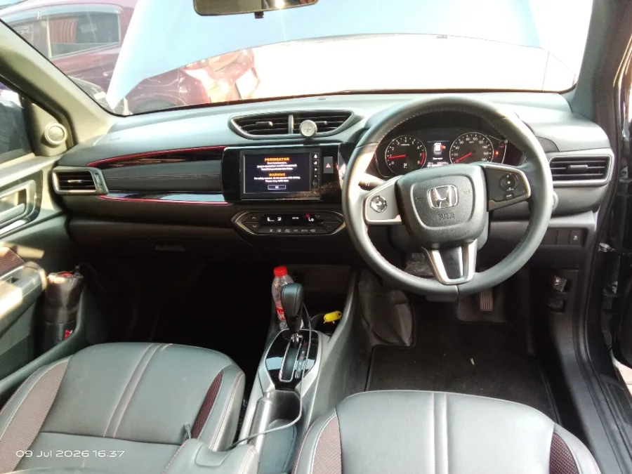 Foto Mobil Bekas Dashboard Honda WR-V 1.5 RS tahun 2025
