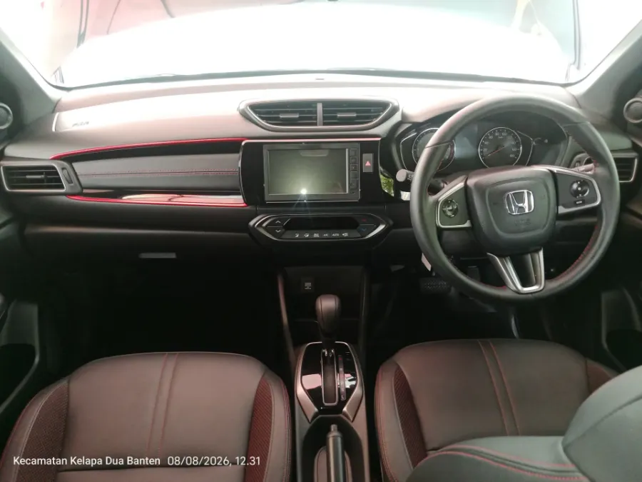 Foto Mobil Bekas Dashboard Honda WR-V 1.5 RS tahun 2025