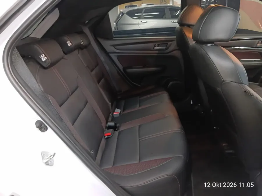 Foto Mobil Bekas Kabin Belakang Honda WR-V 1.5 RS tahun 2025