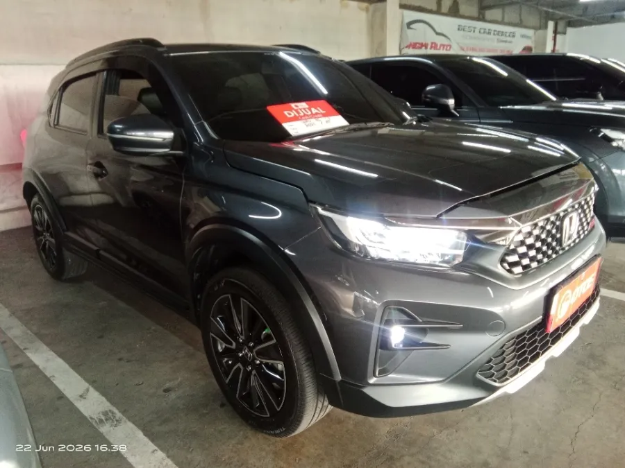 Foto Mobil Bekas Kanan Depan Honda WR-V 1.5 RS tahun 2025