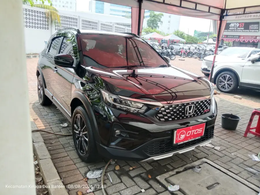 Foto Mobil Bekas Kanan Depan Honda WR-V 1.5 RS tahun 2025