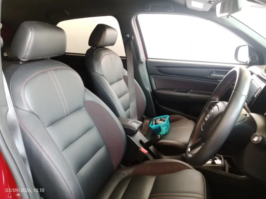 Foto Mobil Bekas Kabin Depan Honda WR-V 1.5 RS-HS tahun 2023