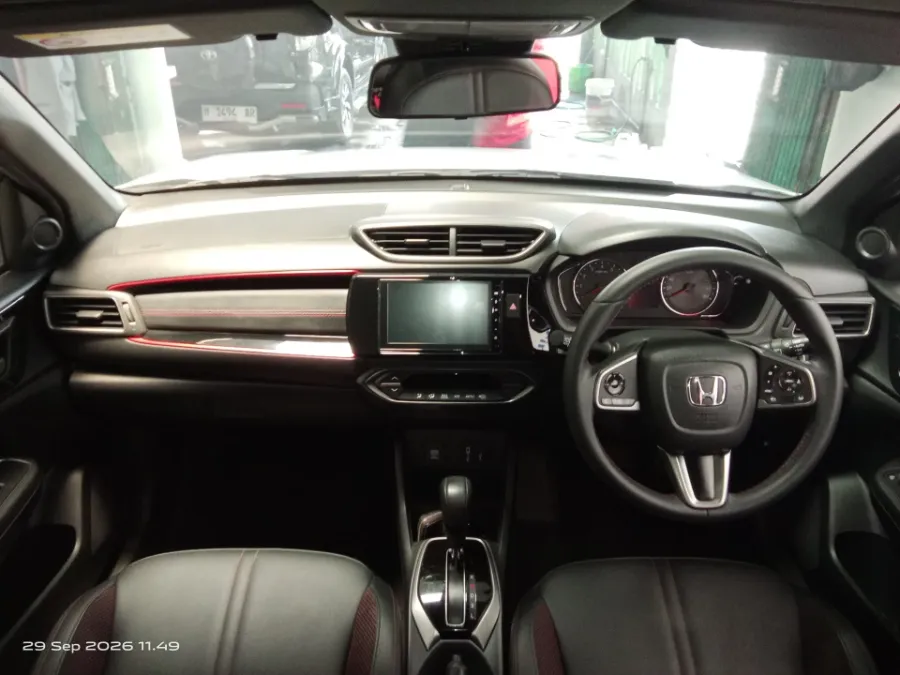 Foto Mobil Bekas Dashboard Honda WR-V 1.5 RS-HS tahun 2024