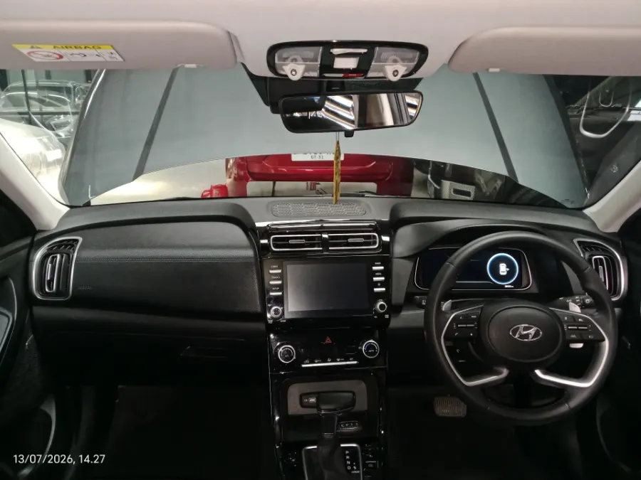 Foto Mobil Bekas Dashboard Hyundai Creta 1.5 Active tahun 2022