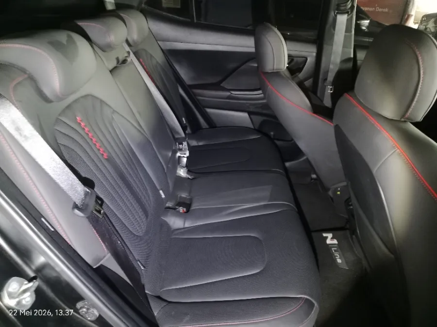 Foto Mobil Bekas Kabin Belakang Hyundai Creta 1.5 N Line tahun 2025