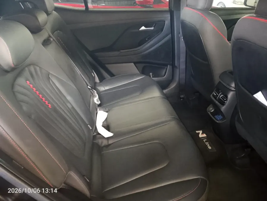 Foto Mobil Bekas Kabin Belakang Hyundai Creta 1.5 N Line tahun 2025