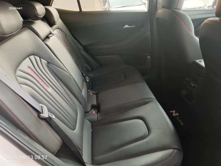 Foto Mobil Bekas Kabin Belakang Hyundai Creta 1.5 N Line tahun 2025