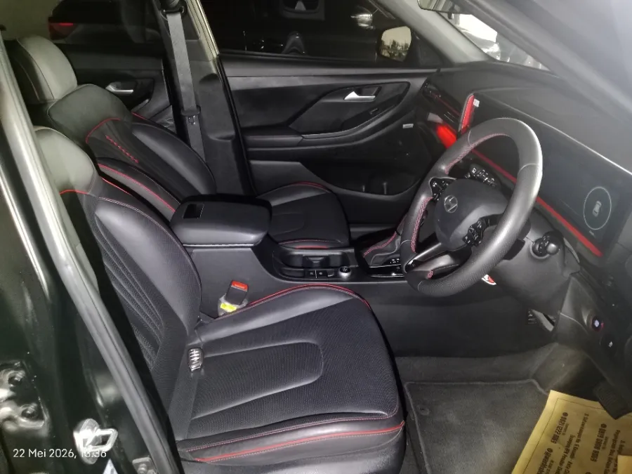 Foto Mobil Bekas Kabin Depan Hyundai Creta 1.5 N Line tahun 2025