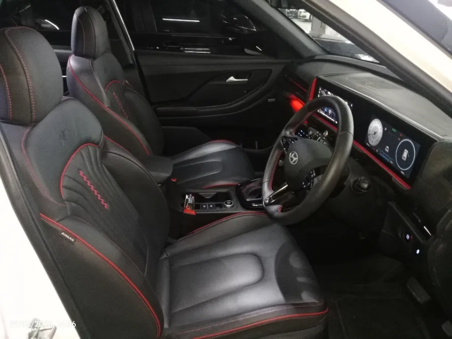 Foto Mobil Bekas Kabin Depan Hyundai Creta 1.5 N Line tahun 2025