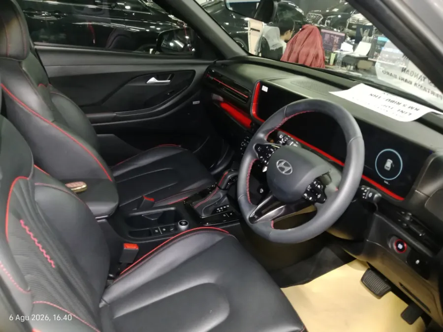 Foto Mobil Bekas Kabin Depan Hyundai Creta 1.5 N Line tahun 2025