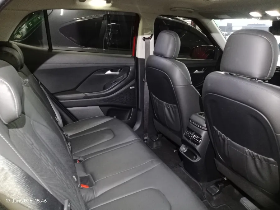 Foto Mobil Bekas Kabin Belakang Hyundai Creta 1.5 Prime tahun 2022