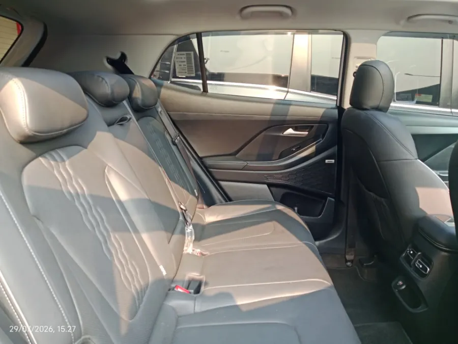 Foto Mobil Bekas Kabin Belakang Hyundai Creta 1.5 Prime tahun 2022