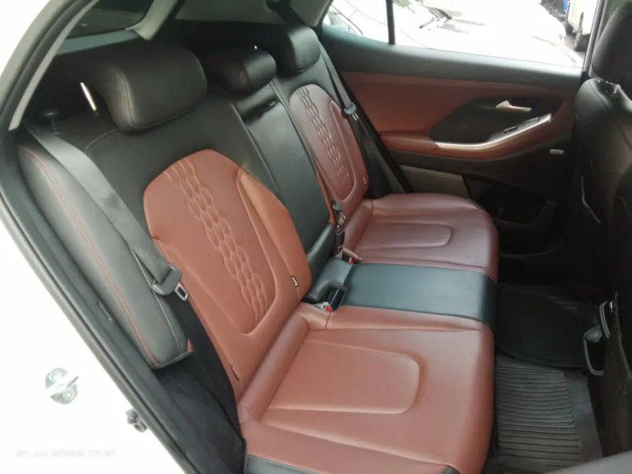 Foto Mobil Bekas Kabin Belakang Hyundai Creta 1.5 Prime tahun 2022