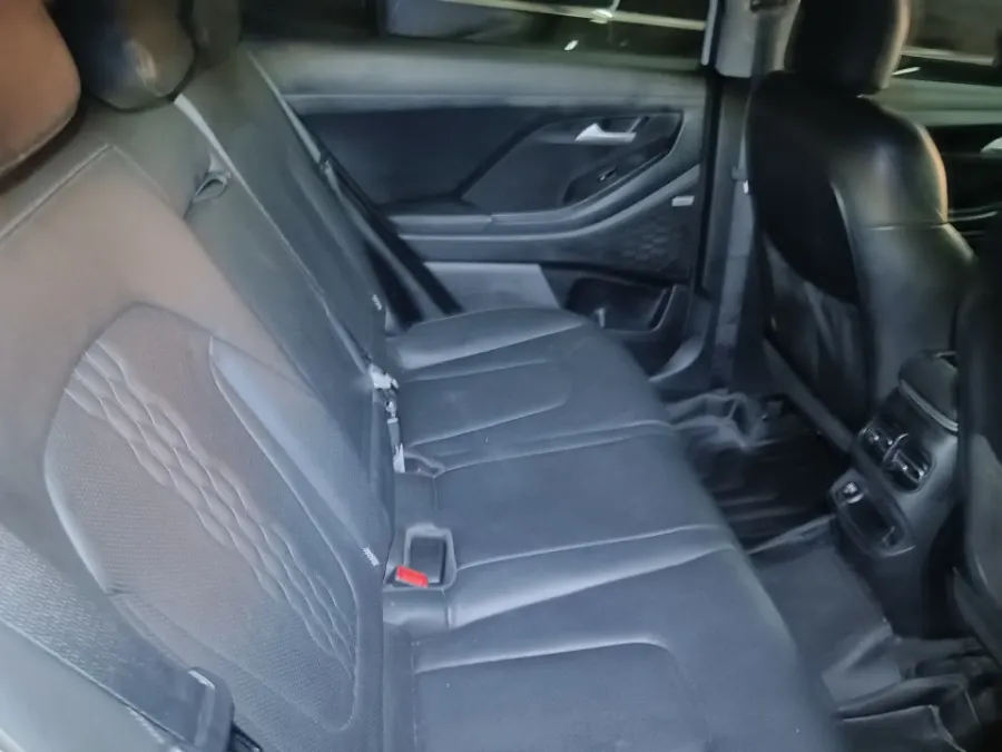 Foto Mobil Bekas Kabin Belakang Hyundai Creta 1.5 Prime tahun 2022