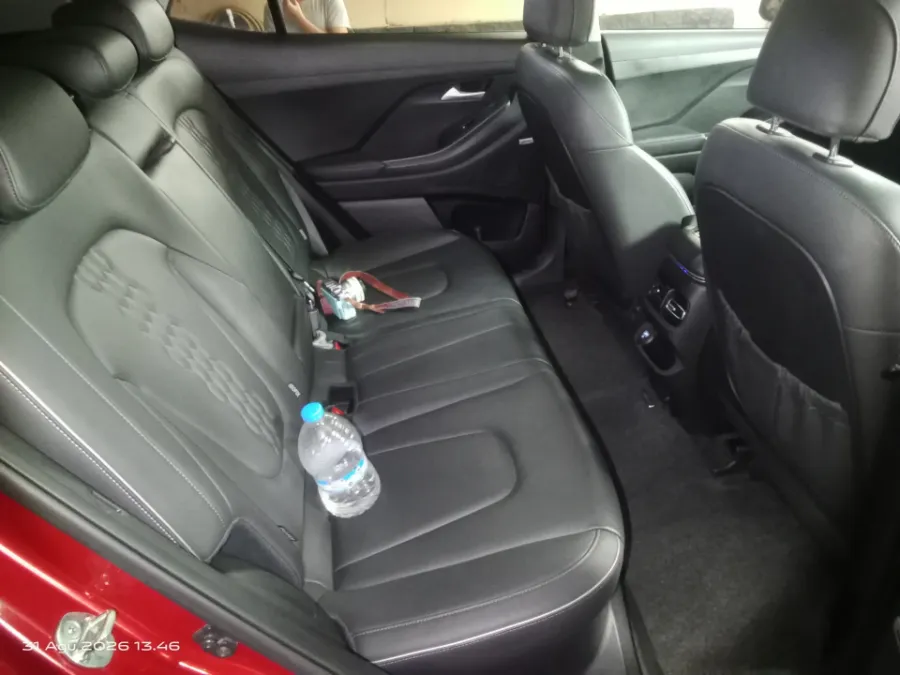 Foto Mobil Bekas Kabin Belakang Hyundai Creta 1.5 Prime tahun 2022