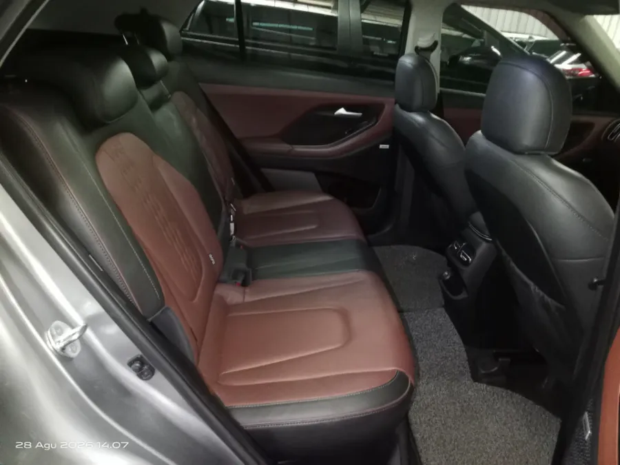 Foto Mobil Bekas Kabin Belakang Hyundai Creta 1.5 Prime tahun 2022