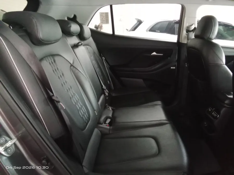 Foto Mobil Bekas Kabin Belakang Hyundai Creta 1.5 Prime tahun 2022