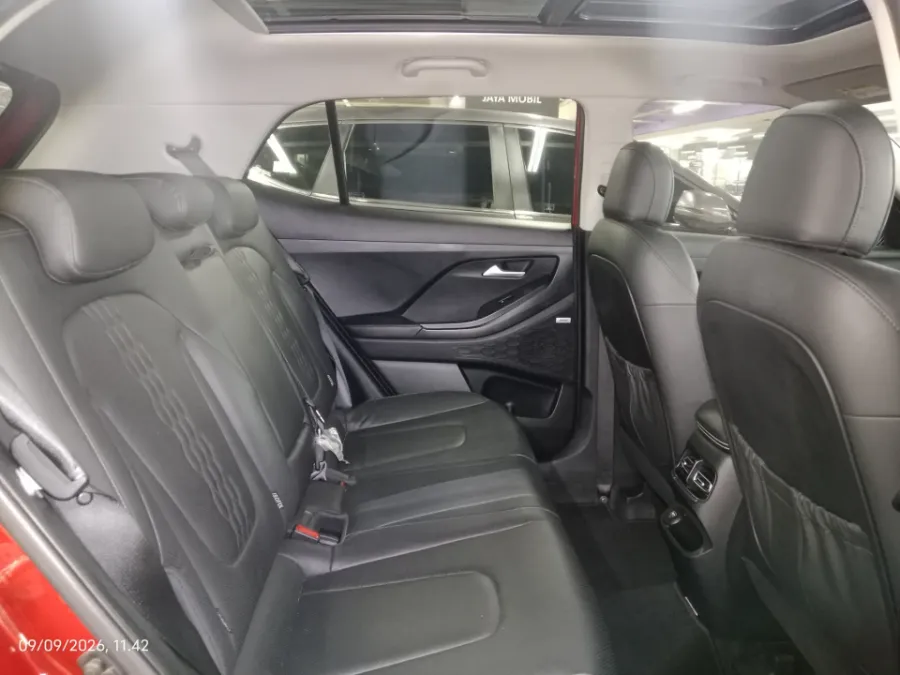Foto Mobil Bekas Kabin Belakang Hyundai Creta 1.5 Prime tahun 2022