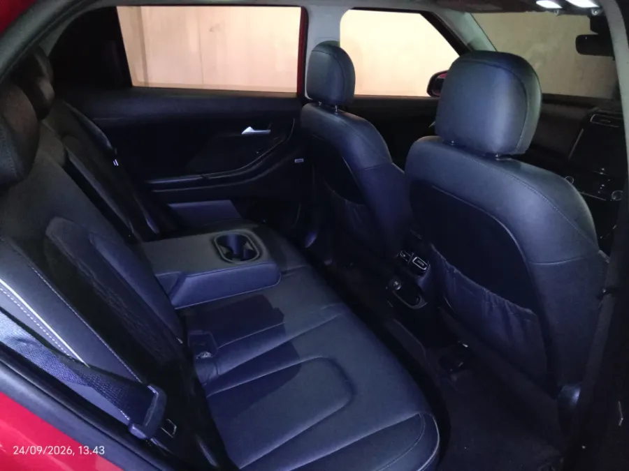 Foto Mobil Bekas Kabin Belakang Hyundai Creta 1.5 Prime tahun 2022