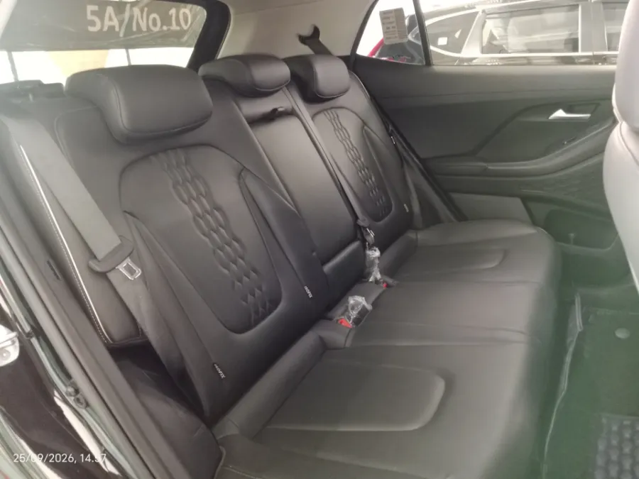 Foto Mobil Bekas Kabin Belakang Hyundai Creta 1.5 Prime tahun 2022
