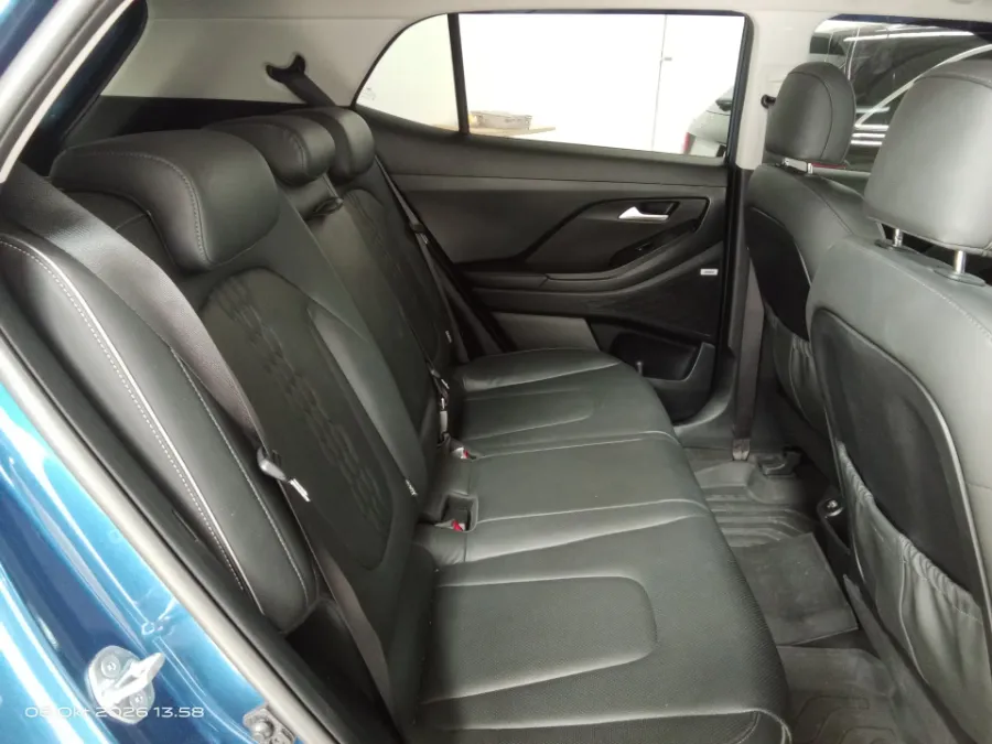 Foto Mobil Bekas Kabin Belakang Hyundai Creta 1.5 Prime tahun 2022