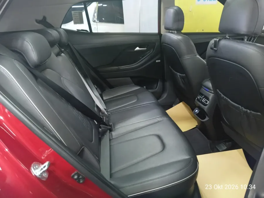 Foto Mobil Bekas Kabin Belakang Hyundai Creta 1.5 Prime tahun 2022